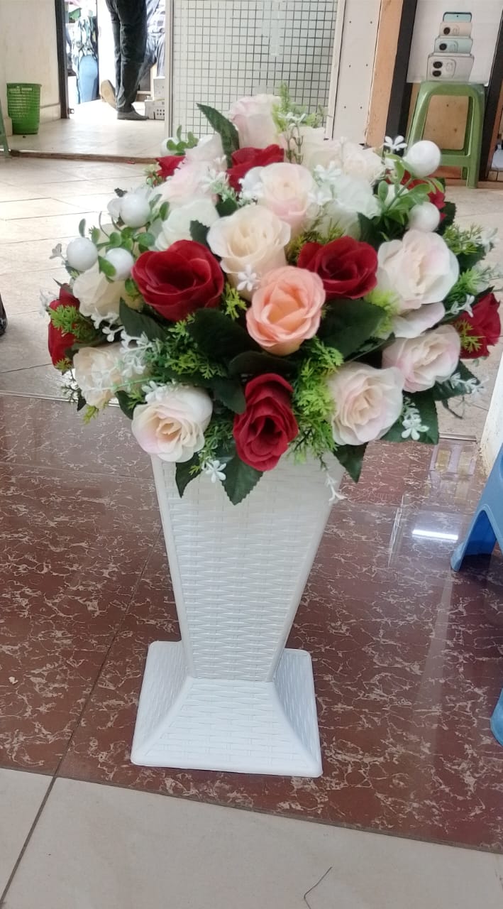 Artificial flowers arrangement and banquets